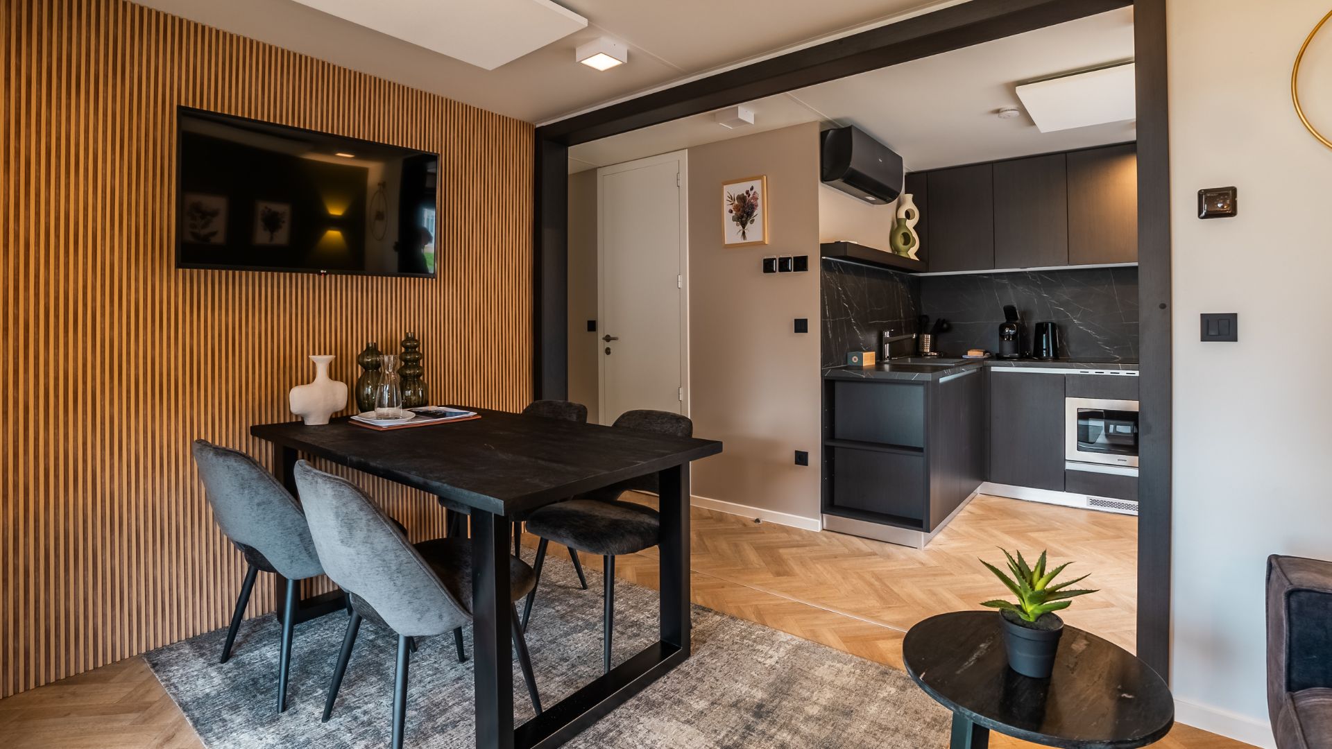 EuroParcs Ossiacher See Enzian4 Waterfront kitchen living room 4