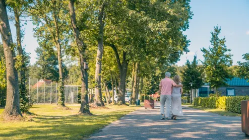 EuroParcs Reestervallei Ouder Koppel Wandelen 