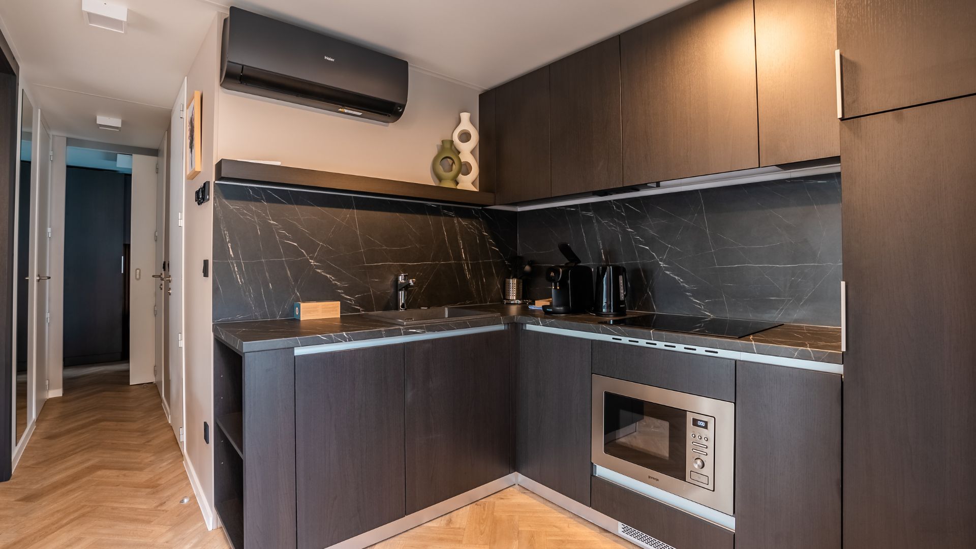 EuroParcs Ossiacher See Enzian4 Waterfront kitchen living room 7