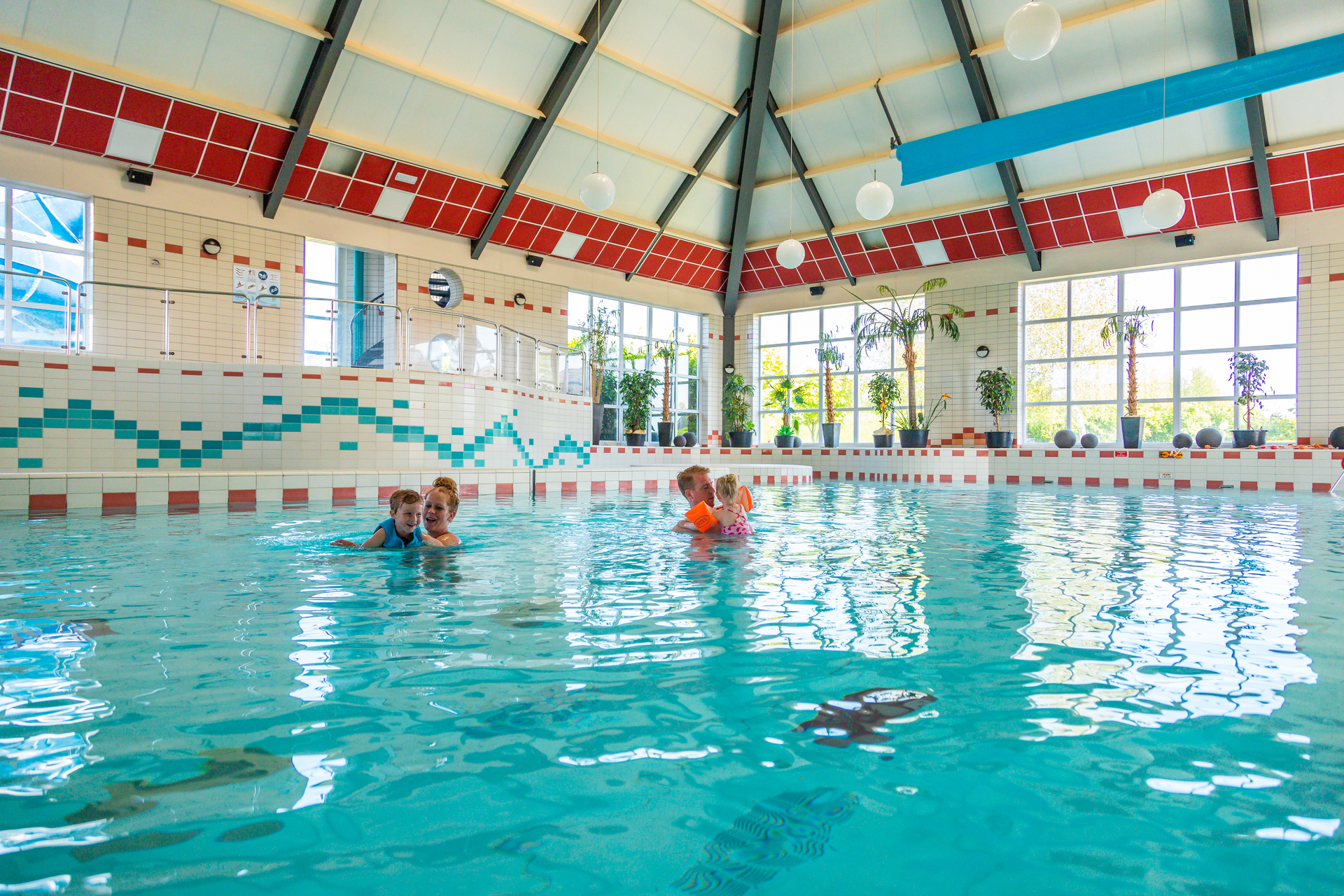 EuroParcs IJsselmeer Zwembad Kinderen Spelen 