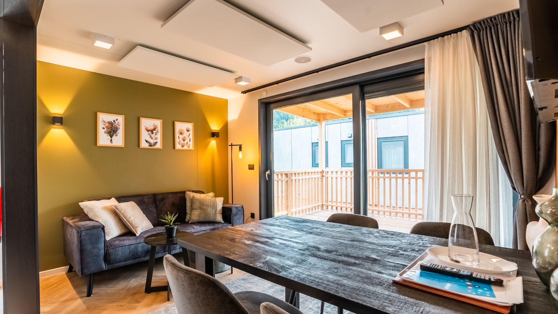 EuroParcs Ossiacher See Enzian4 Waterfront kitchen living room 8