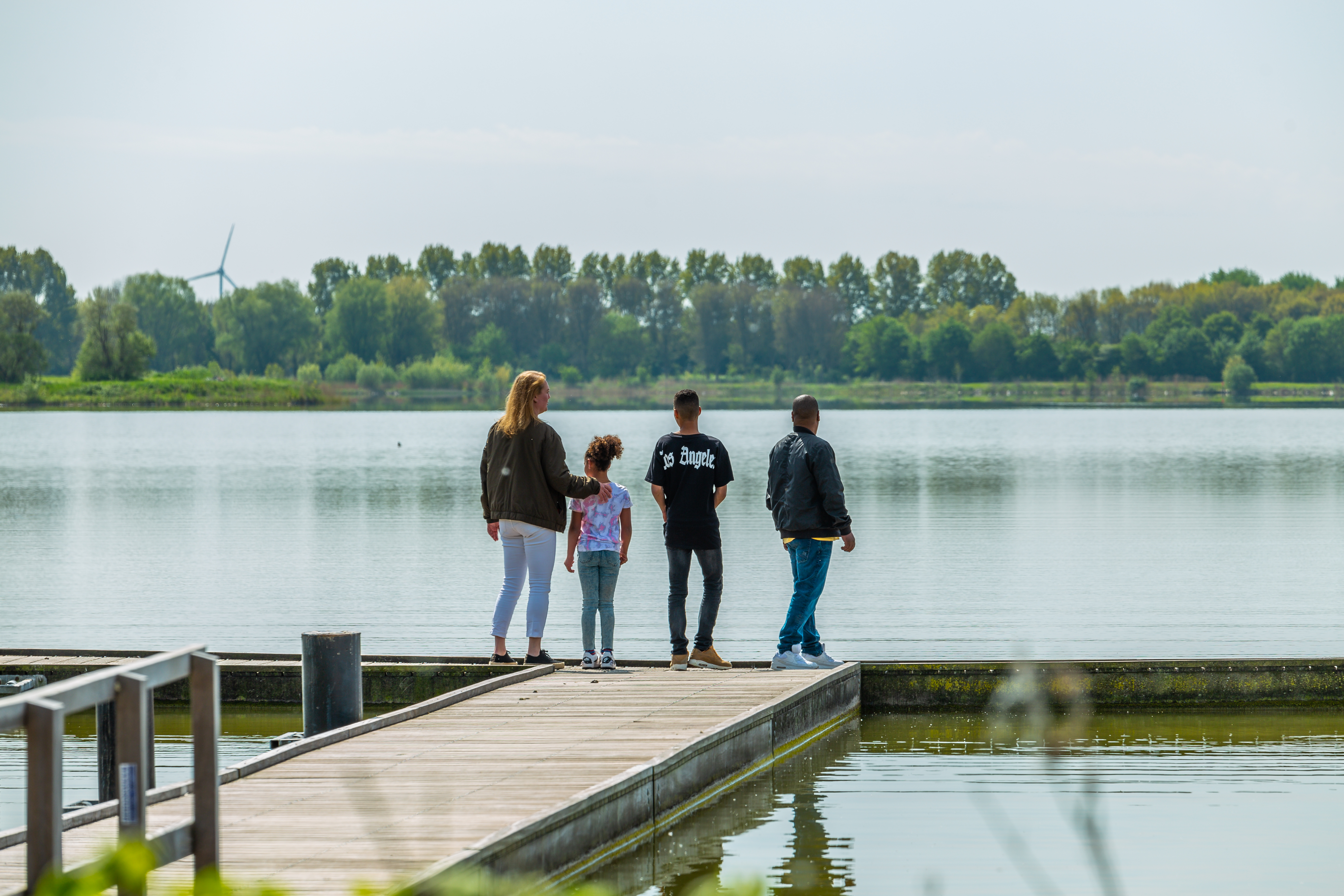 EuroParcs Molengroet surroundings family at the water