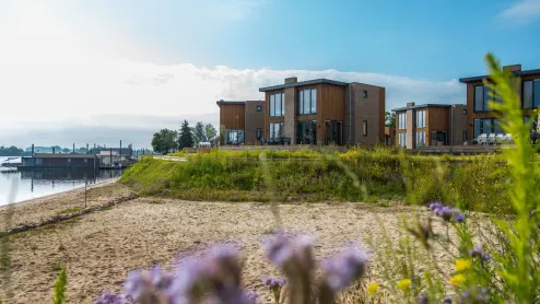 EuroParcs Aan de Maas vakantiehuis strand