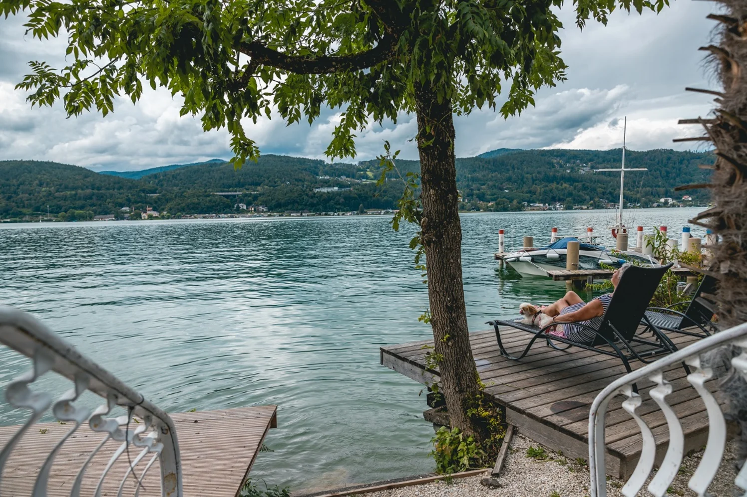EuroParcs Wörthersee woman at the lake Wörthersee