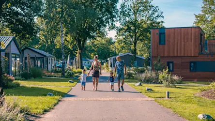 EuroParcs Kaatsheuvel family walking