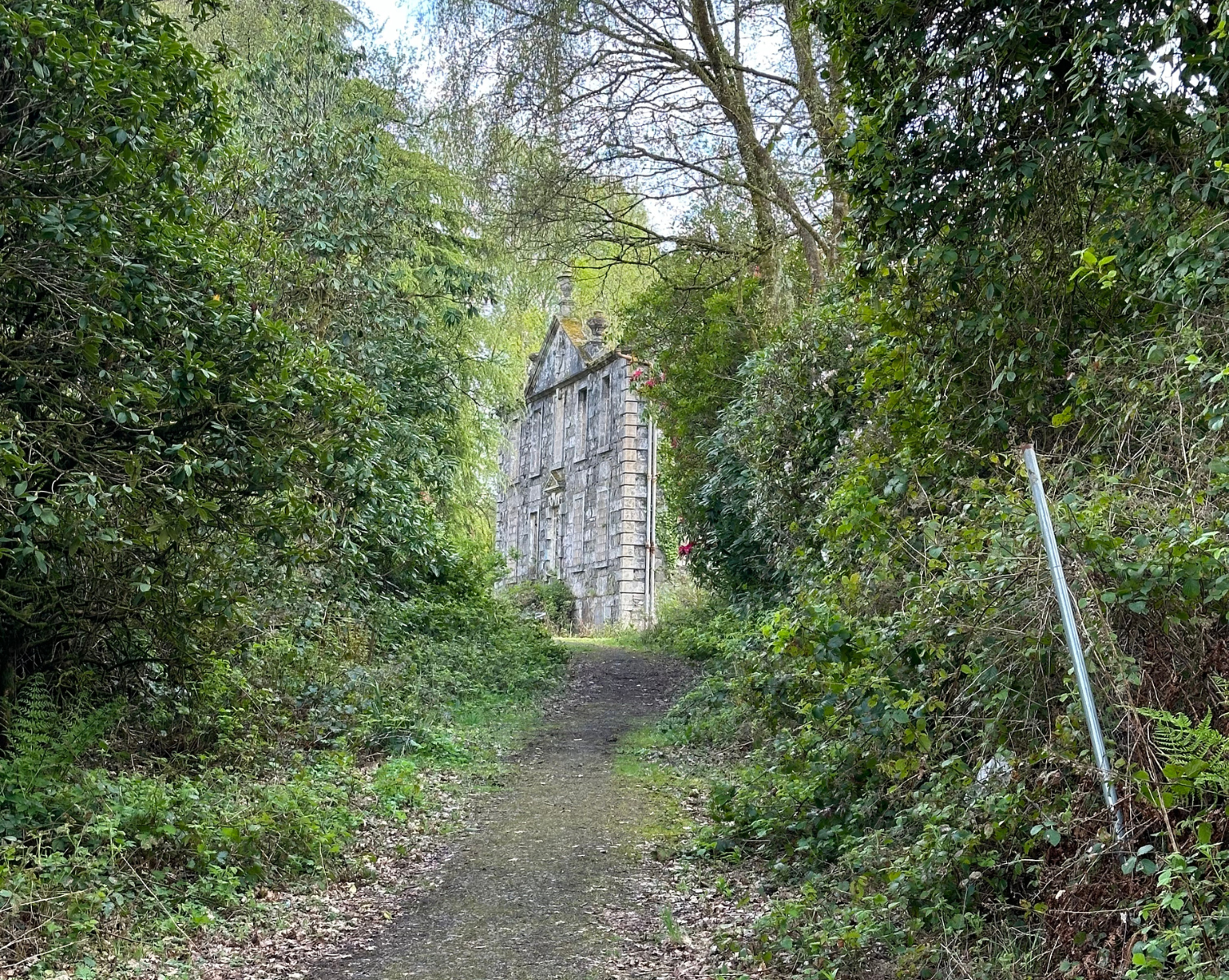 Loch Lomand Hike - Trees & Old Building