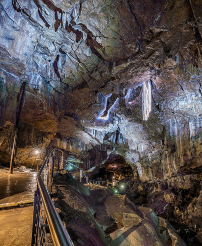 Poole's Cavern Caves Rock Formations in Show Cave