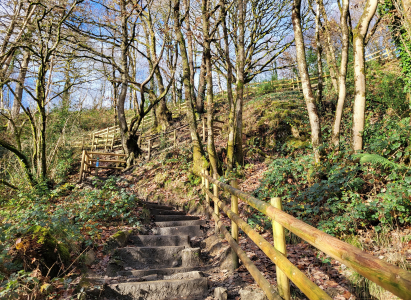 Trail on the Four Waterfall walk