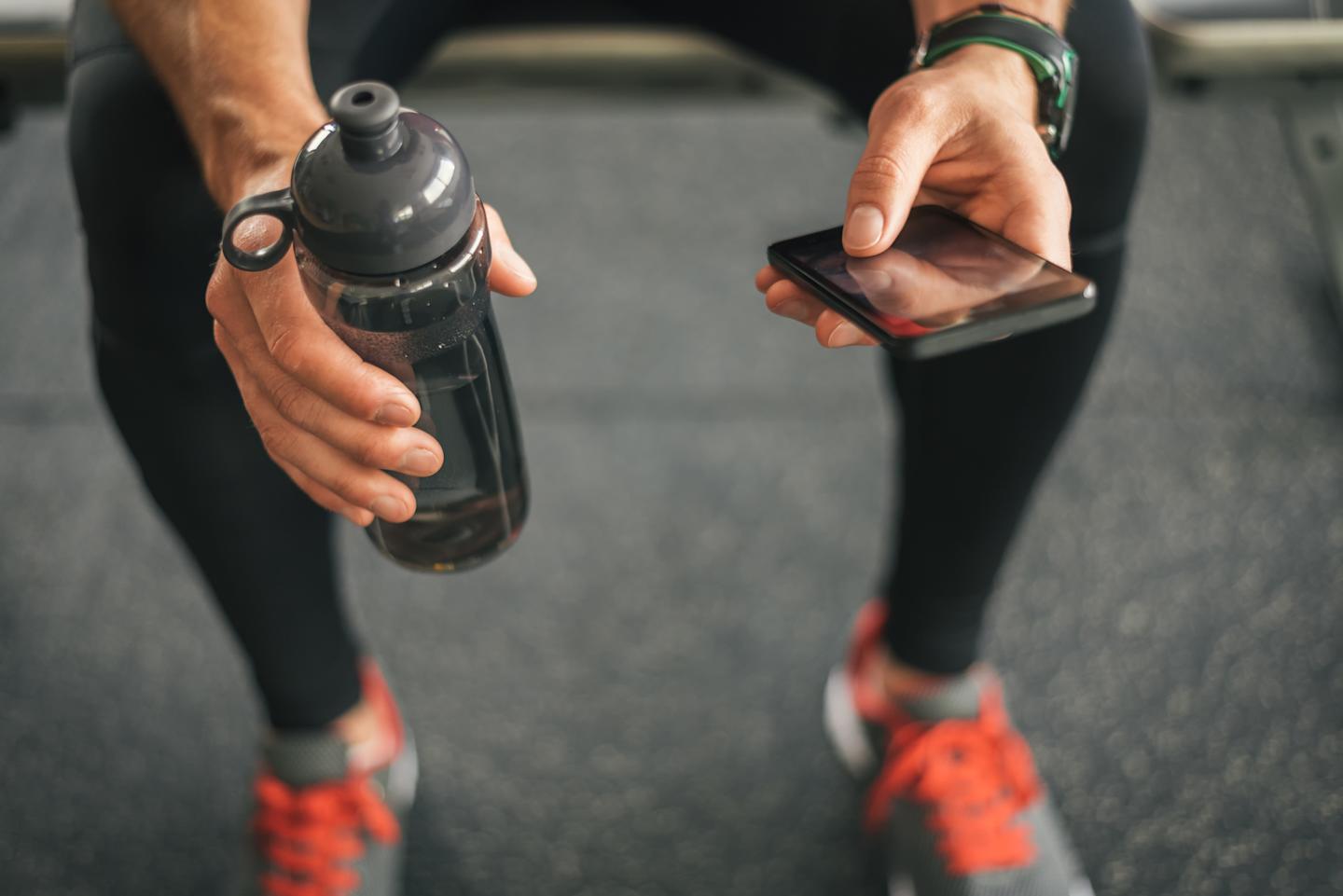 Wise - Thumbnail: In-control-Athlete-looking-at-phone-e1542396456646.jpg
