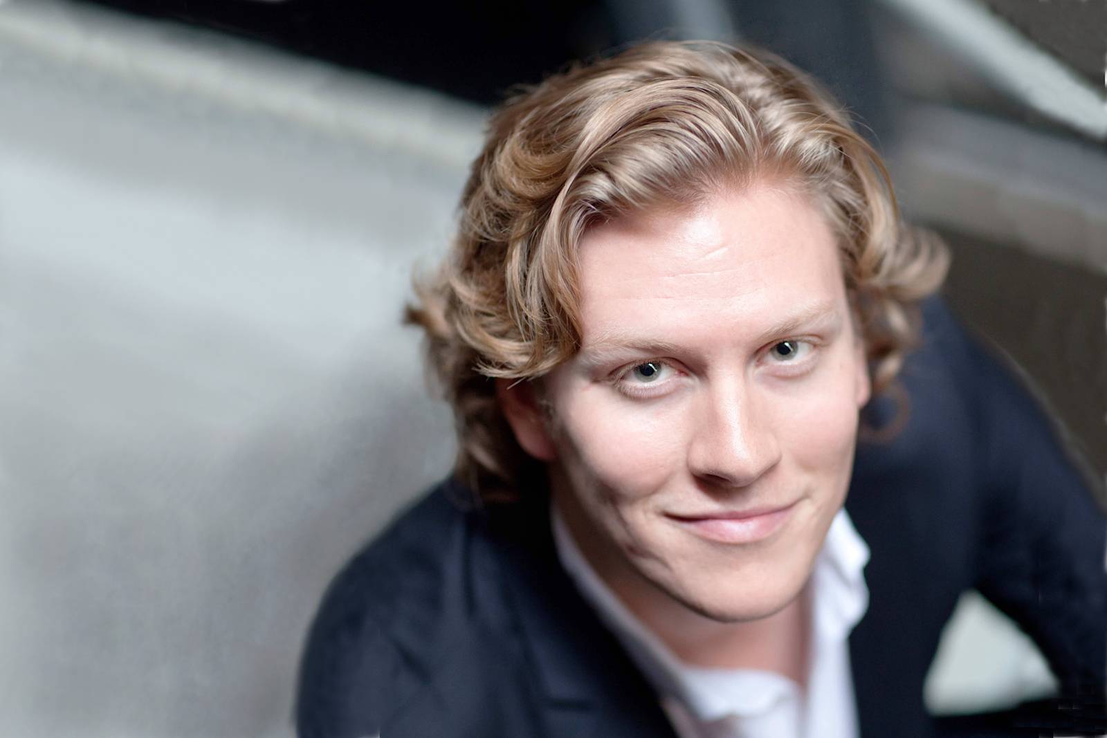 Gordon Bintner - Bass-Baritone