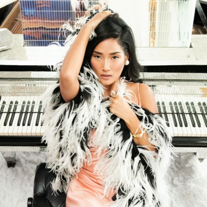 Chloe Flower for Cosmopolitan  - photo credit: Ruben Chamorro  