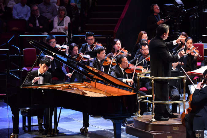 Pianist Eric Lu Debuts at the Proms and Joins Warner Classics
