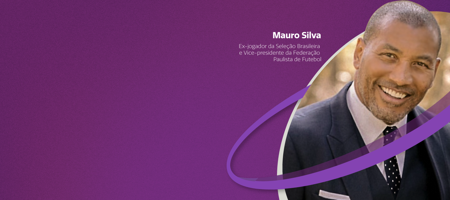foto Mauro Silva no fundo roxo