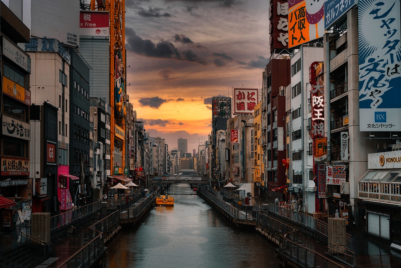 Expand your business into Japan with confidence! Learn from others' successes and failures to master the ins and outs of entering the Japanese market.