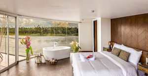 Category 4, Zafiro Suite