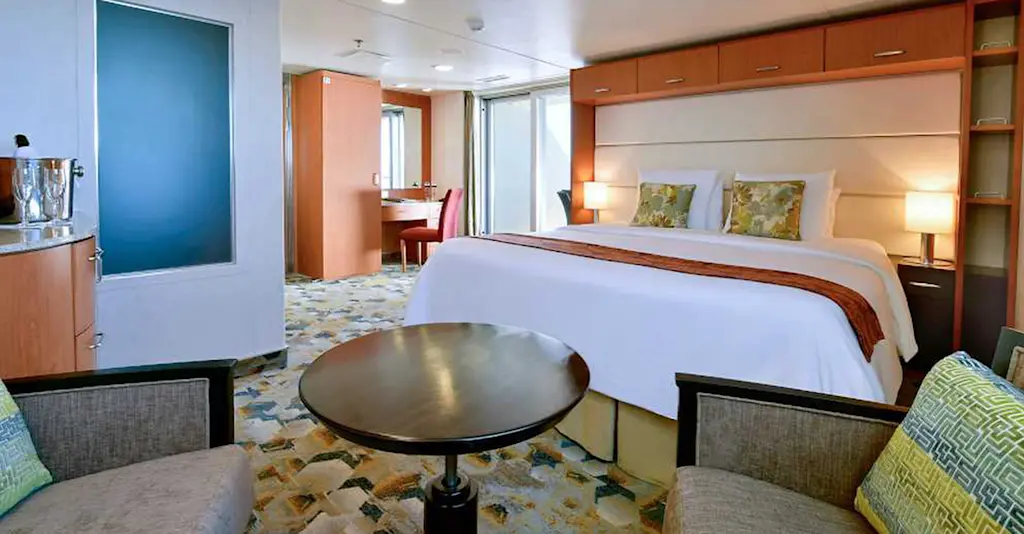 Upper Deck Cabin, Category 6