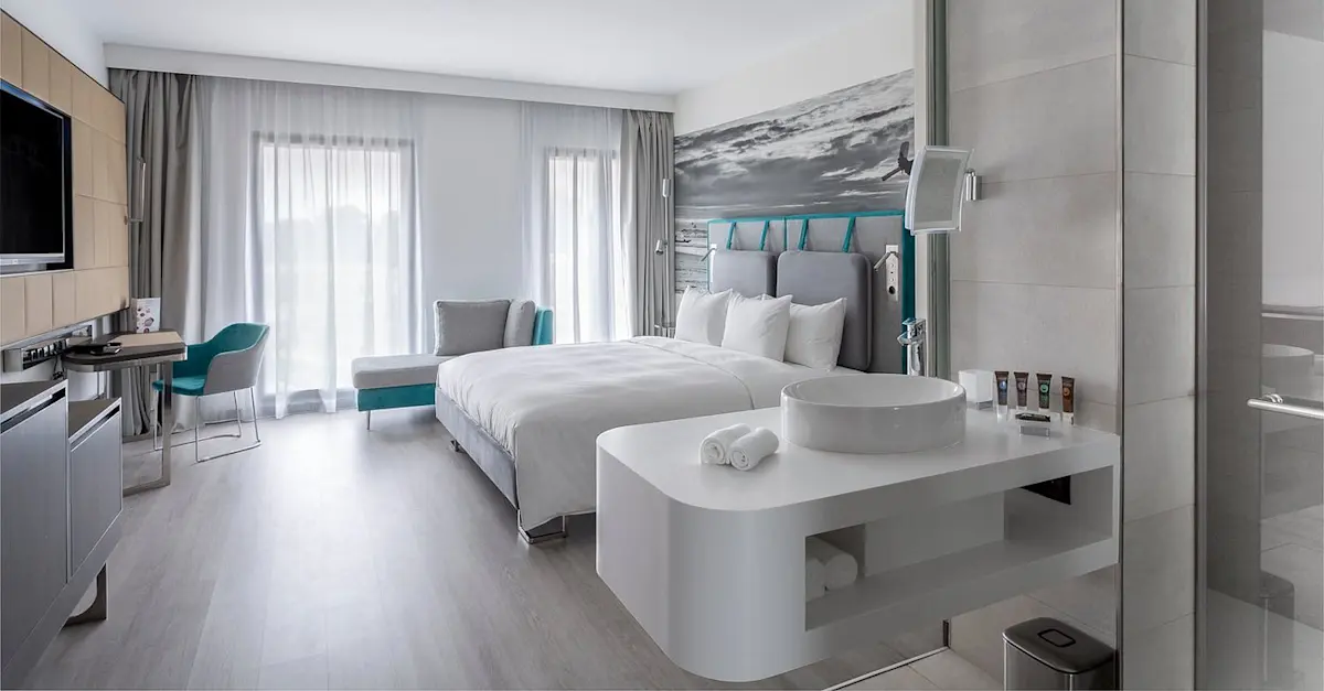 Guest bedroom