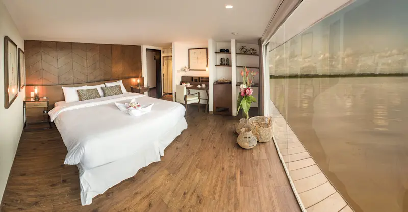 Category 1, Main Deck Room