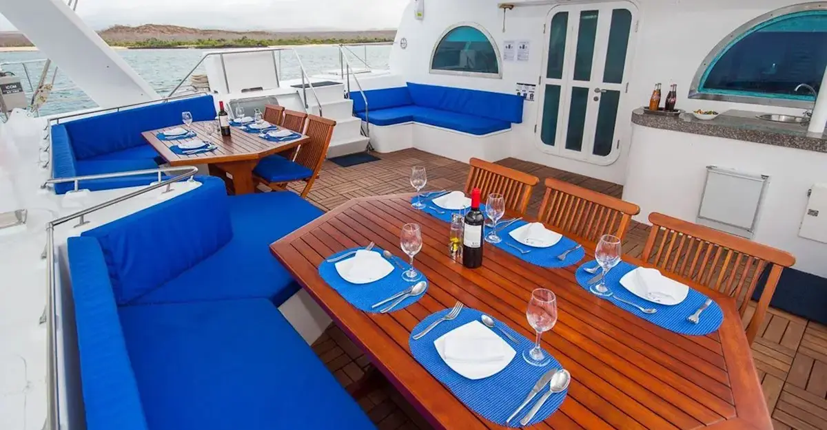 Al fresco dining