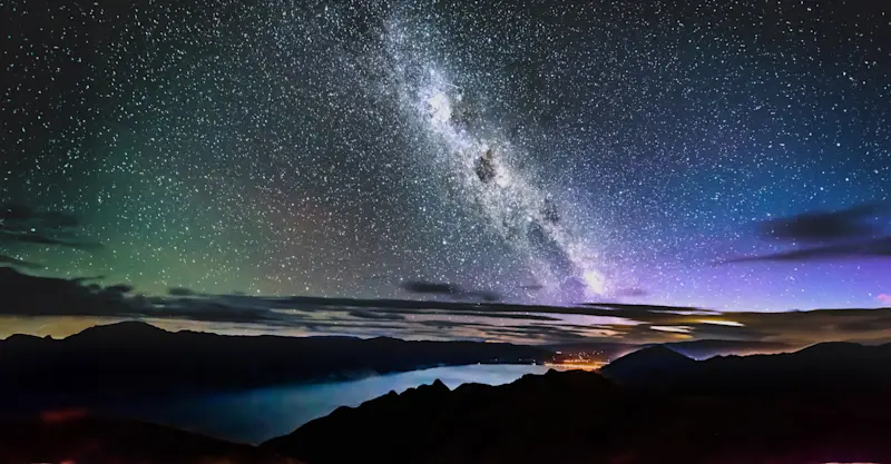 Milky way, Lake Wanaka, New Zealand.