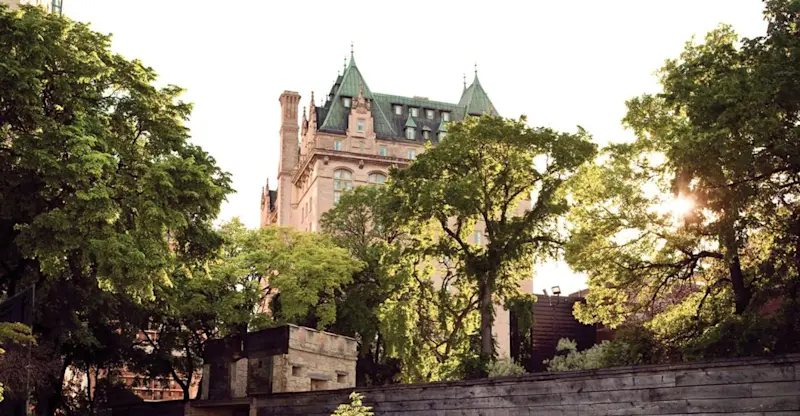 Fort Garry Hotel