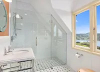 Slideshow Thumbnail 5 of 10