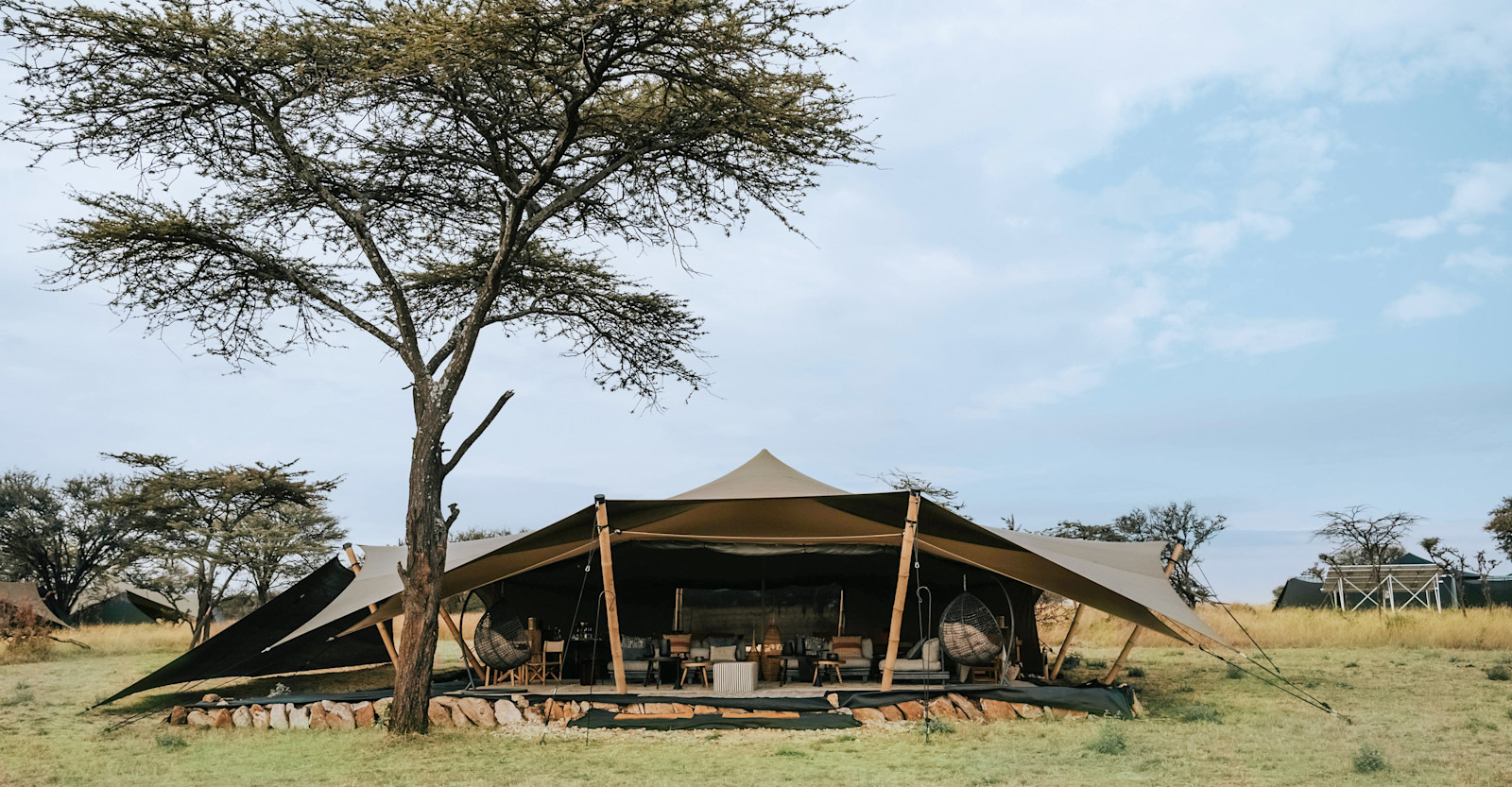 Guest lounge tent