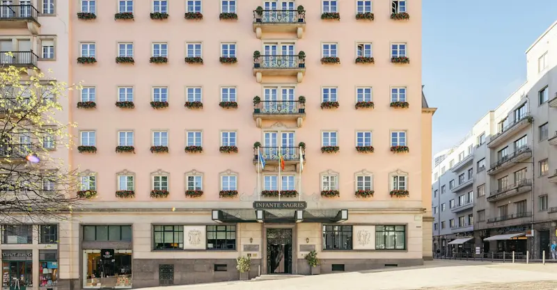 Welcome to Hotel Infante de Sagres! 