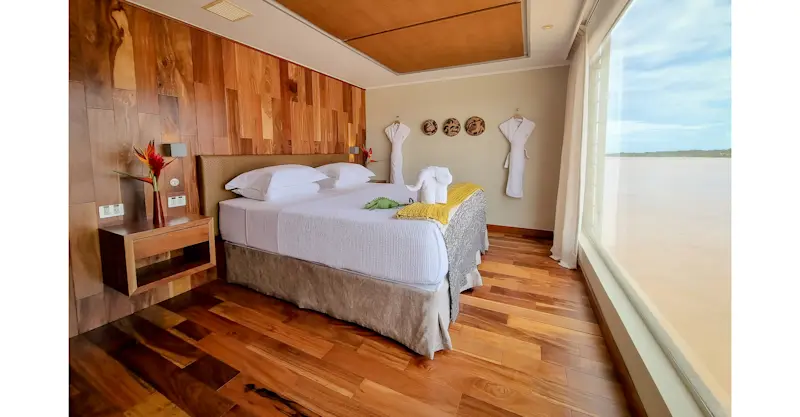 Category 2, Main Deck Room