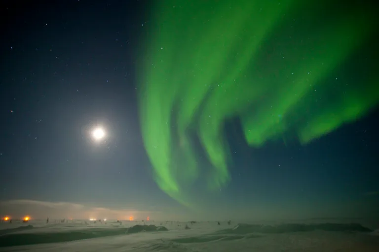 Beforeyougo|Alaska-North|Northern-Lights|Stories|Court-Whelan-lights-moon-stars-768x512
