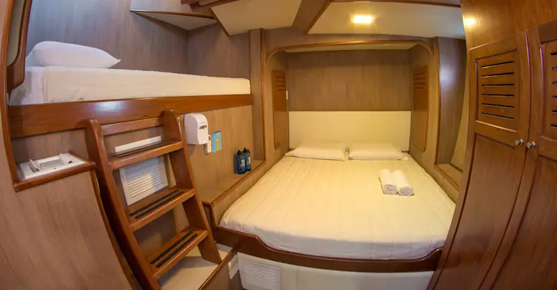 Category 3, Cabin 3, Double bed and Upper twin