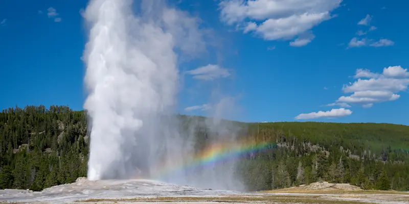 Old Faithful Geyser, Yellowstone National Park, Wyoming.
