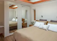 Slideshow Thumbnail 6 of 7