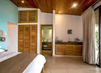 Slideshow Thumbnail 5 of 7