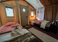 Slideshow Thumbnail 16 of 18