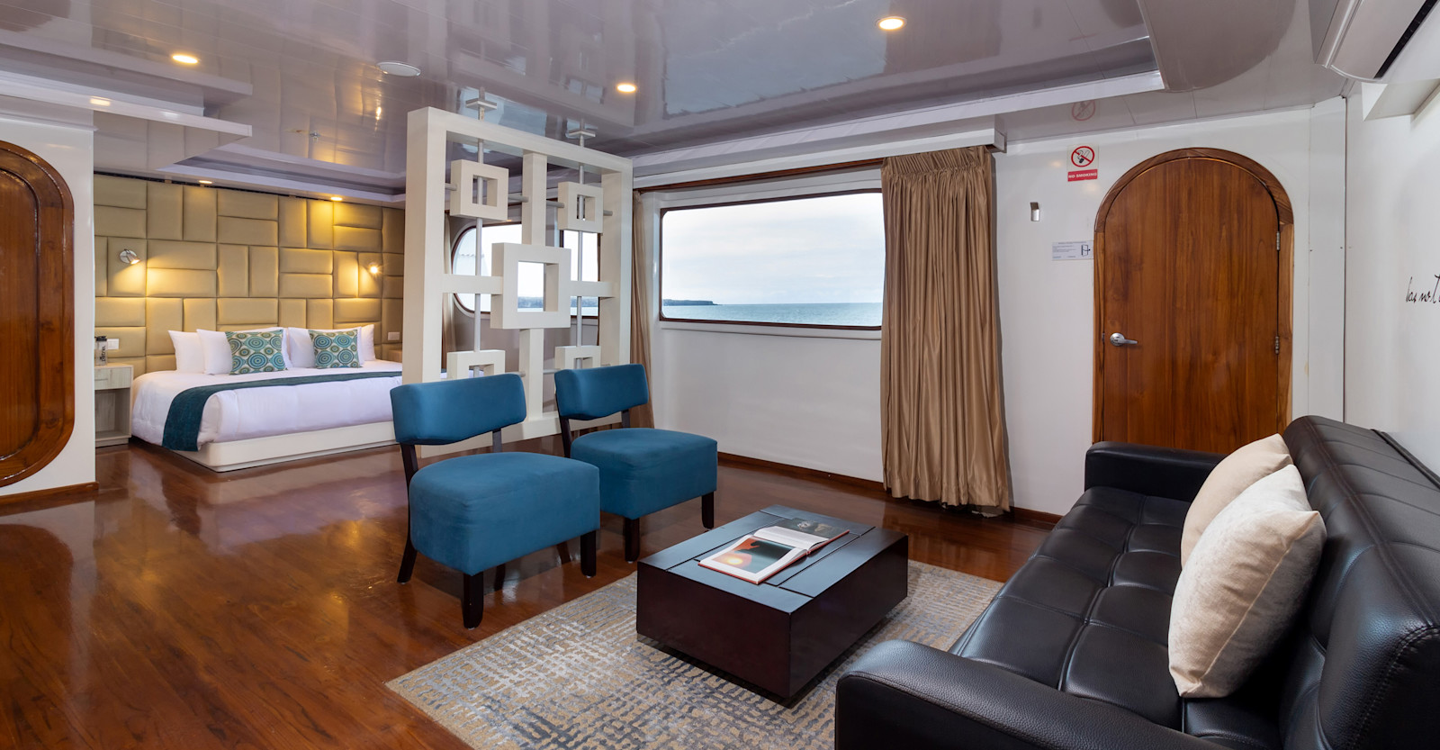 Guest cabin interior, category 2 aboard the M/C Natural Habitat Petrel