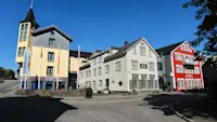 Slideshow Thumbnail 1 of 7