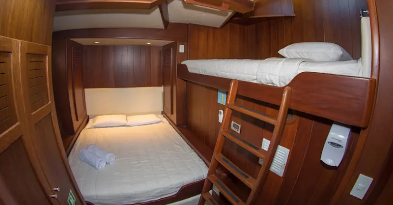 Category 3, Cabin 4, Double bed and Upper twin