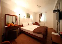 Slideshow Thumbnail 3 of 7
