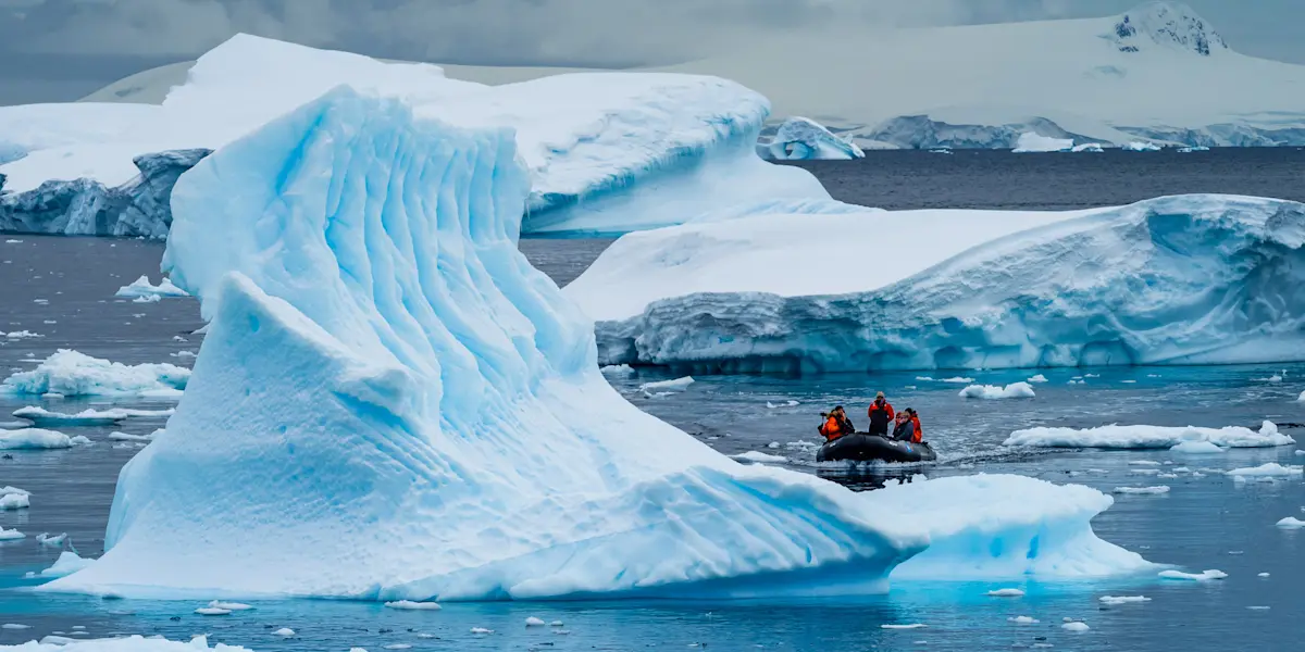 Zodiac cruise, Gerlache Strait, Antartica.