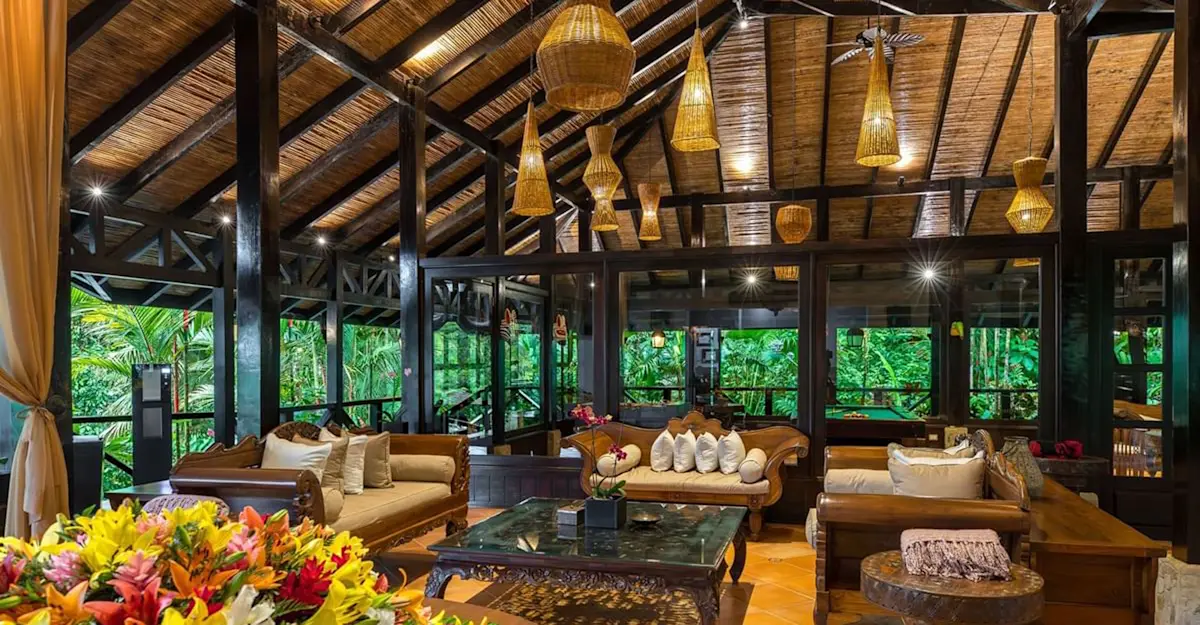 Hotel Lobby