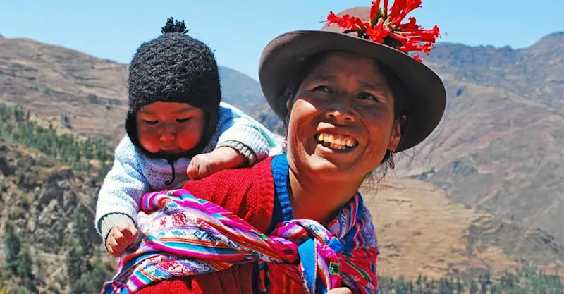 Local woman and baby, Pisac, Sacred Valley, Peru.