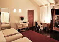 Slideshow Thumbnail 5 of 9
