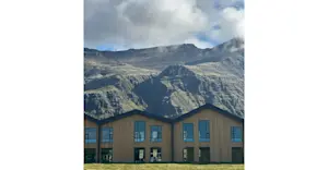 Exterior Mountain View