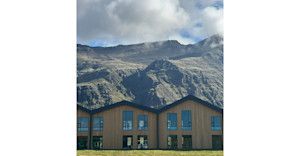 Exterior Mountain View