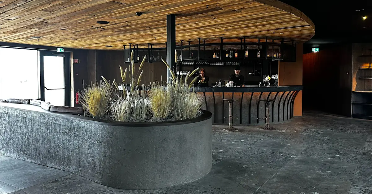 Hotel Bar