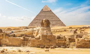 Great Sphinx of Giza and the Pyramid of Khafre, UNESCO World Heritage, Cairo, Egypt.