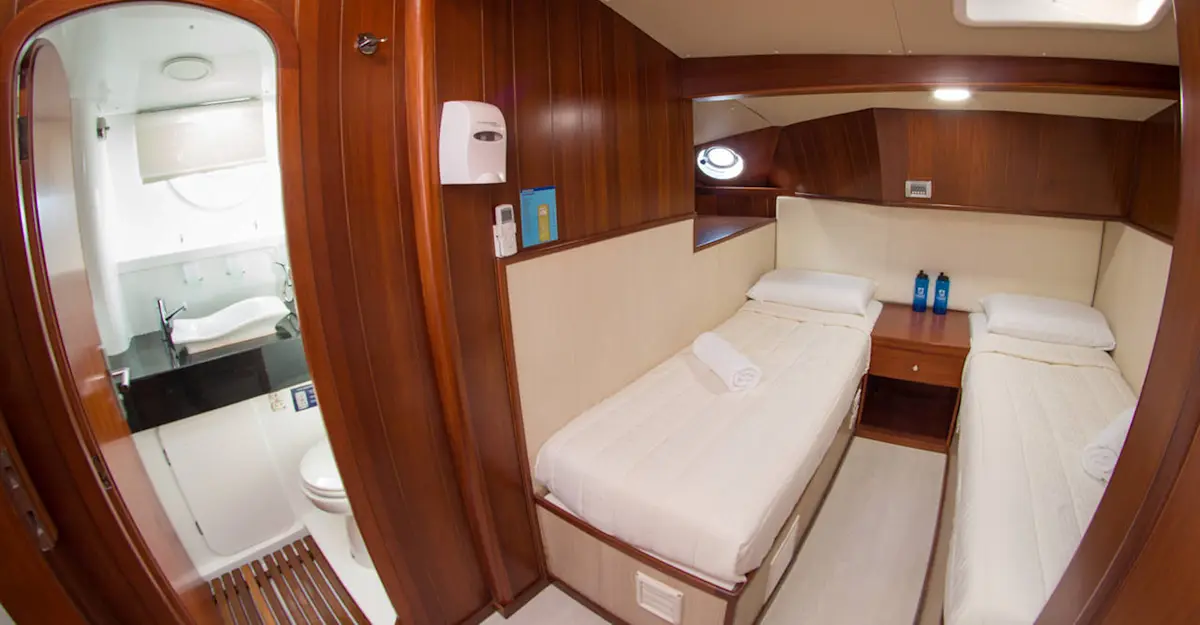 Category 2, Cabin 2, Twin beds
