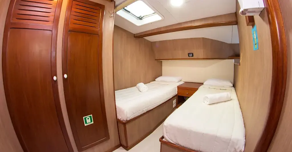 Category 2, Cabin 1, Twin beds