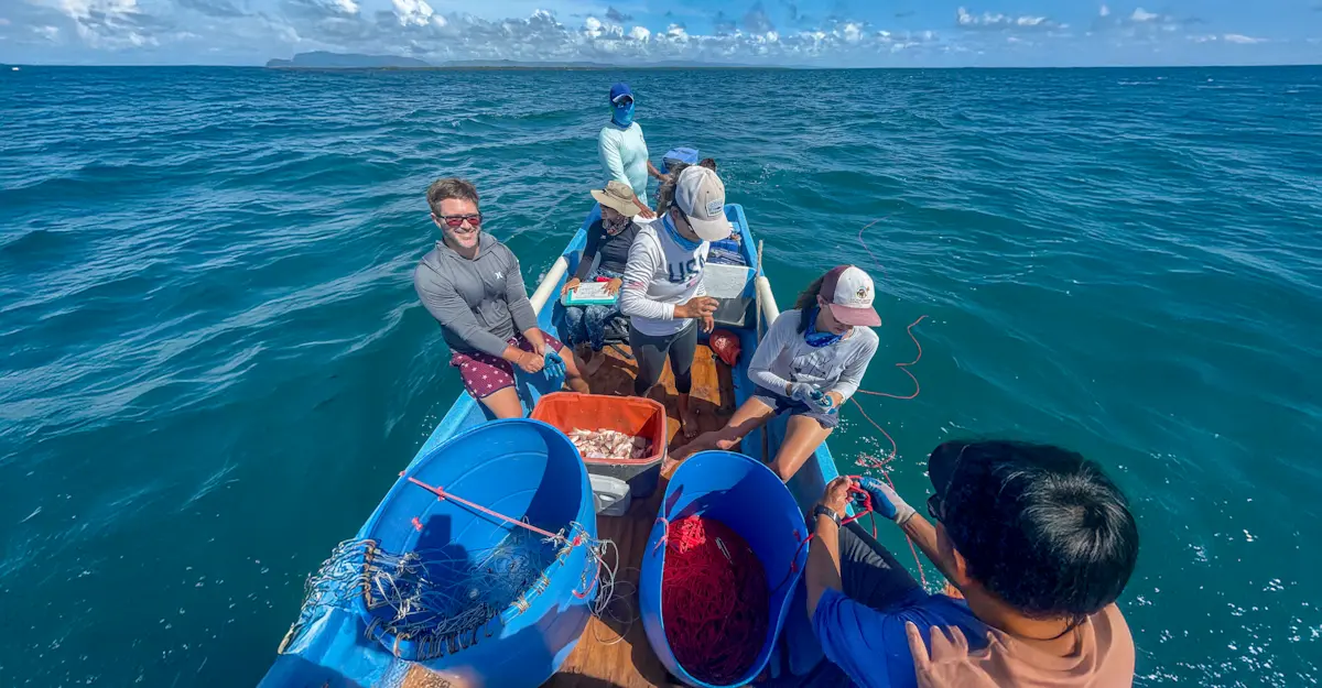 Earthwatch Expeditions crew sets longlines, Belize.
